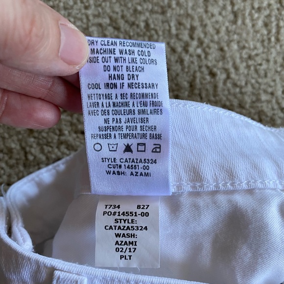 NWOT Joes Distressed White Capris - Picture 5 of 8